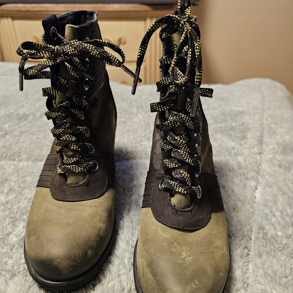 SOREL BOOTS